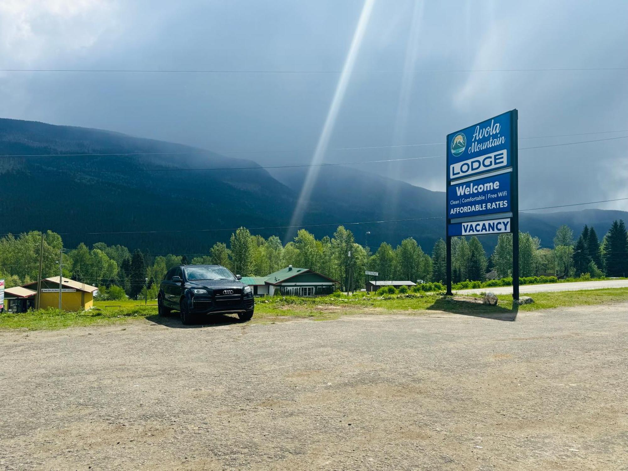 Avola Mountain Lodge Exterior photo