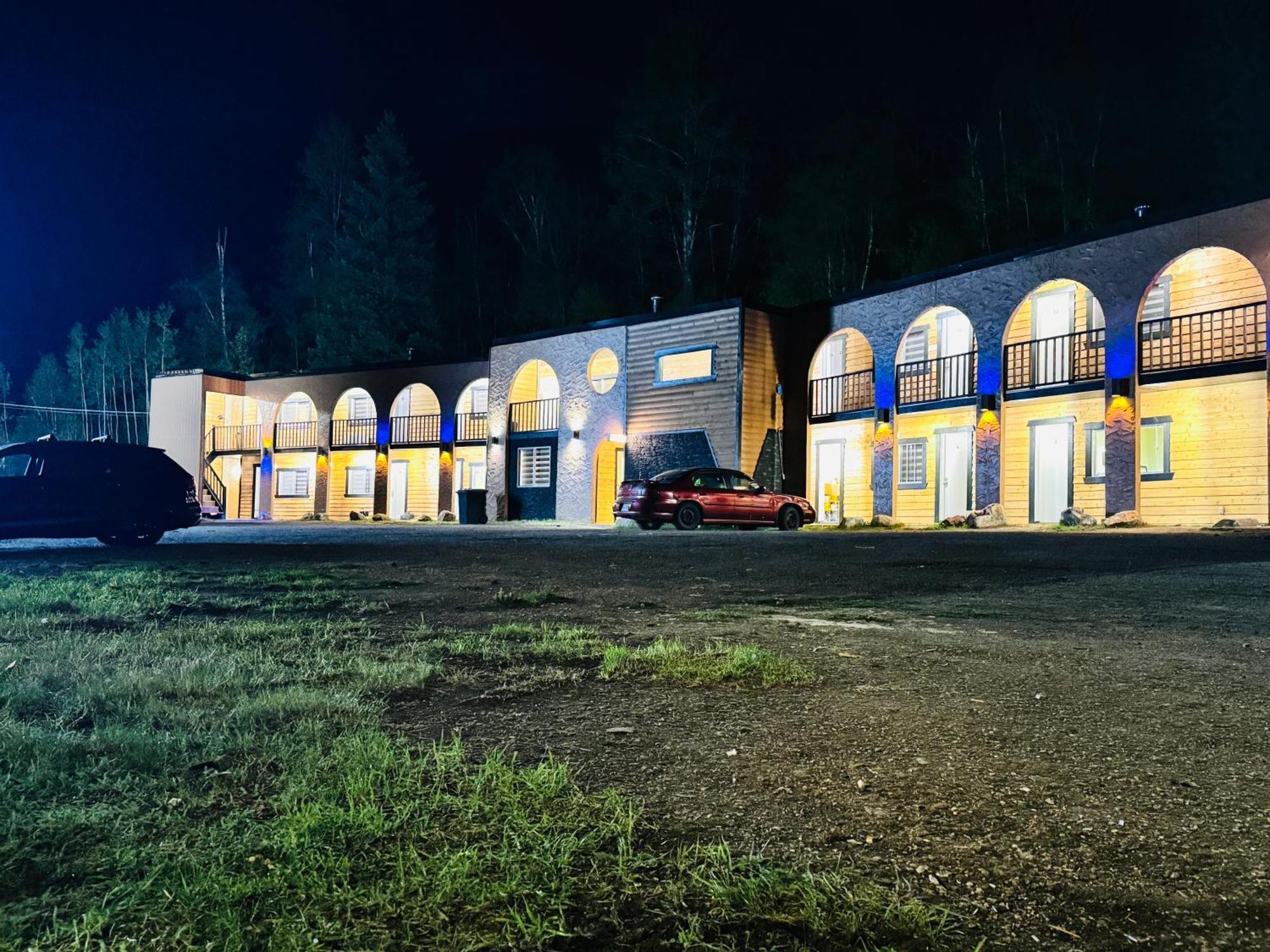 Avola Mountain Lodge Exterior photo
